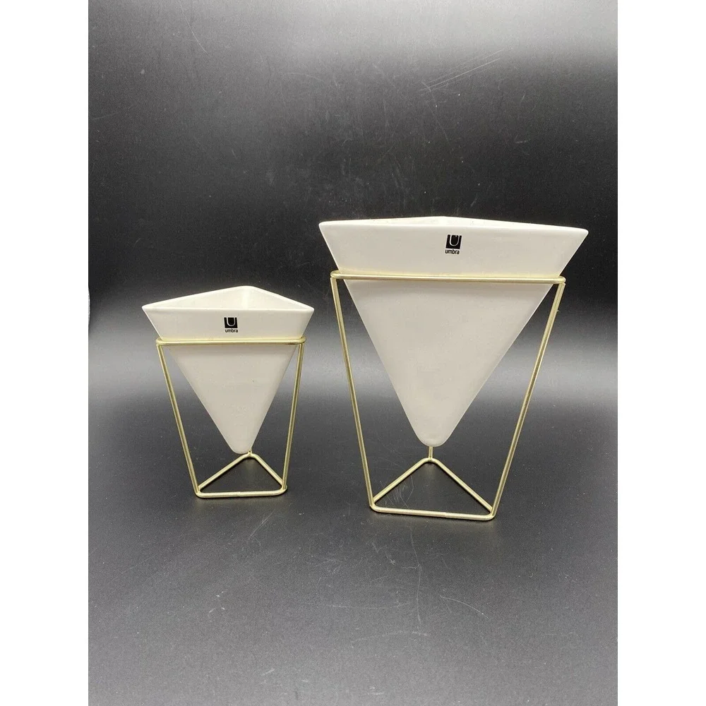 2 UMBRA TRIGG TRIANGULAR‎ CERAMIC VASE CONTAINERS and STANDS